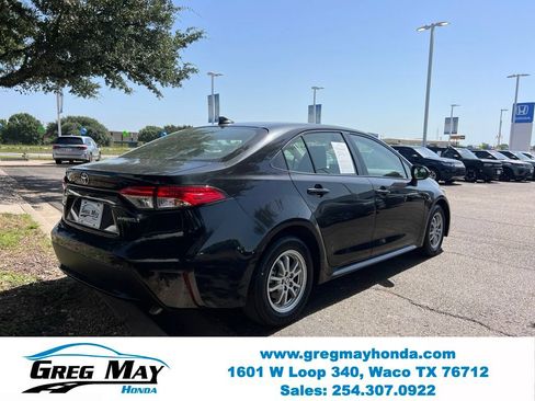 Used 2022 Toyota Corolla LE FWD image 8