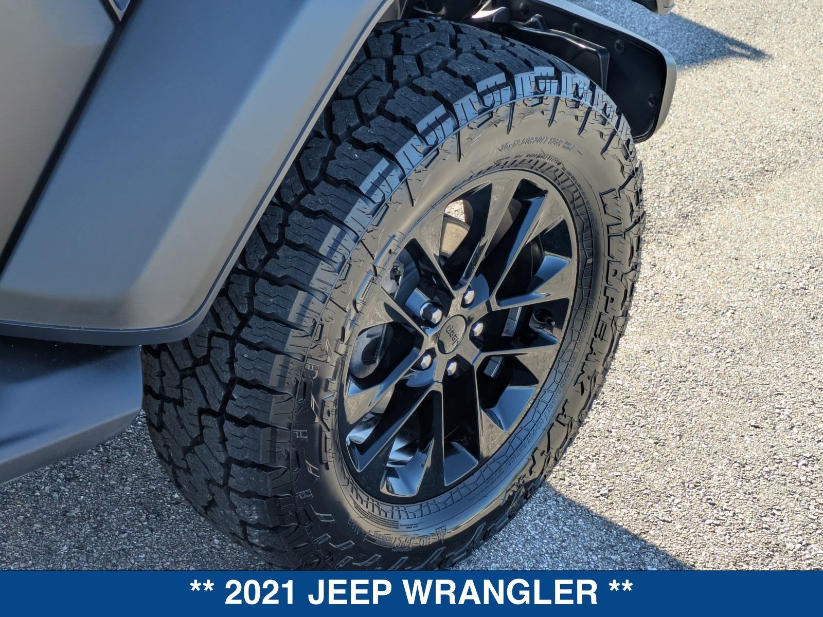 Used 2021 Jeep Wrangler Unlimited Sahara AWD/4WD image 13