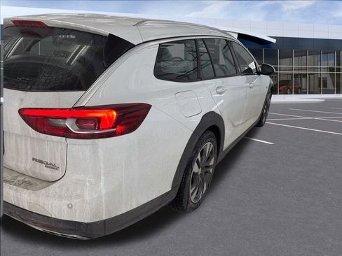 Used 2018 Buick Regal Preferred w/ Driver Confidence Package #1 image 12