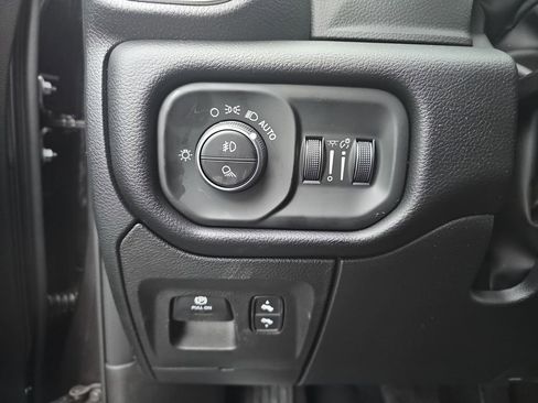 New 2026 RAM 1500 4x4 Crew Cab image 23