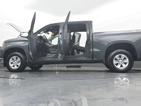 Used 2025 Chevrolet Silverado 1500 LT AWD/4WD image 42
