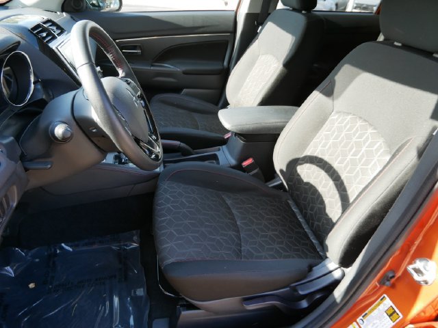 Used 2025 Mitsubishi Outlander Sport LE AWD/4WD image 14