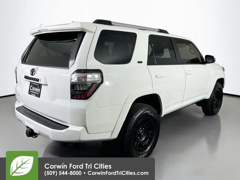 Used 2024 Toyota 4Runner SR5 Premium w/ Moonroof Package AWD/4WD image 15