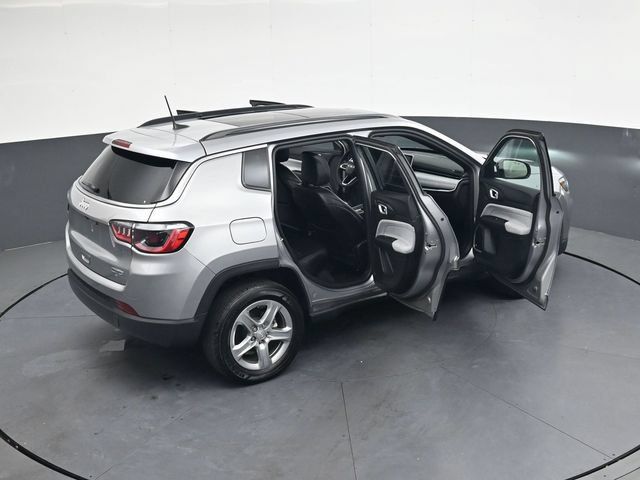 Used 2023 Jeep Compass Latitude w/ Sun and Sound Group AWD/4WD image 40