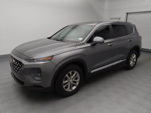 Used 2019 Hyundai Santa Fe SE FWD image 2