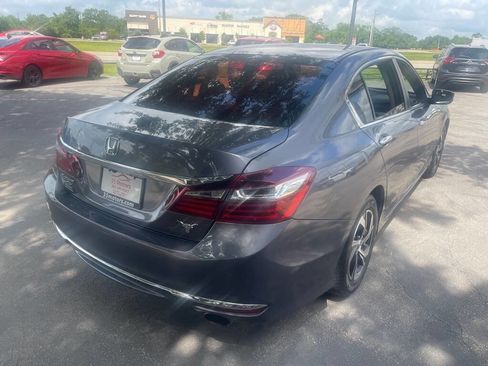Used 2017 Honda Accord LX image 5