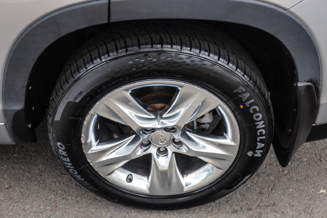 Used 2015 Toyota Highlander Limited Platinum AWD/4WD image 20