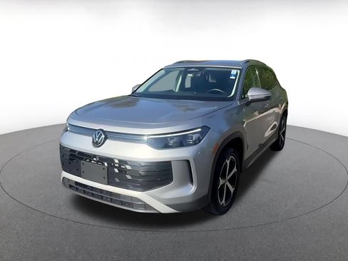 Used 2026 Volkswagen Tiguan SE AWD/4WD image 7