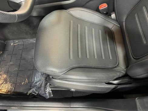 Certified 2025 Mercedes-Benz GLC 300 4MATIC image 27