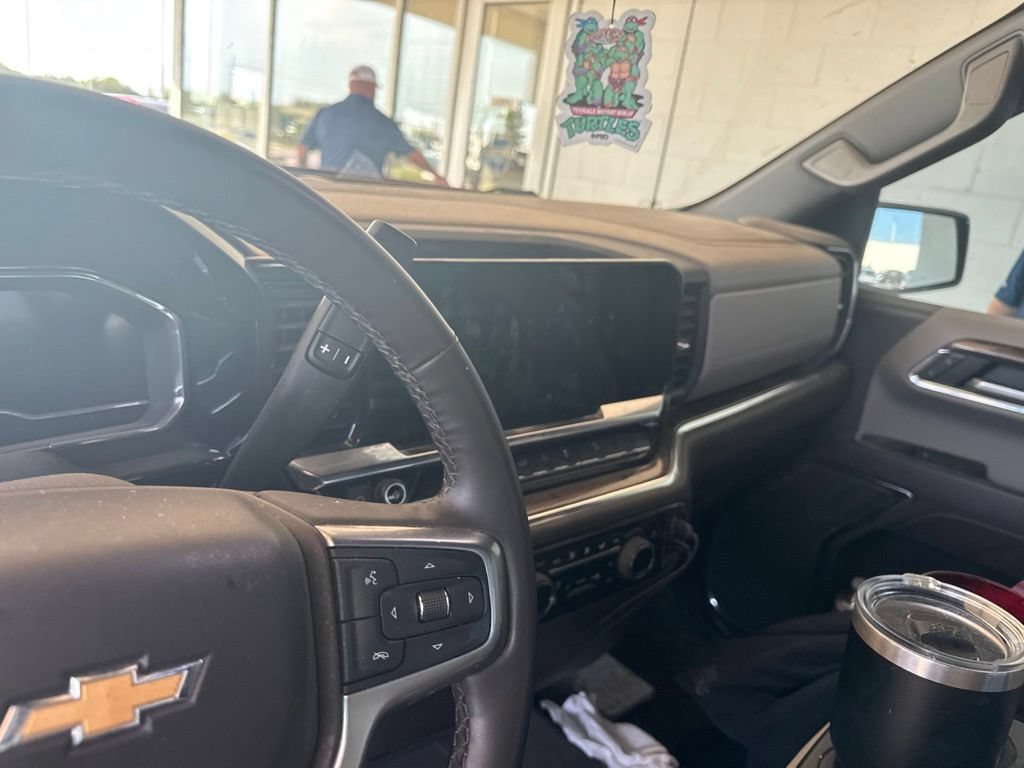 Used 2024 Chevrolet Silverado 1500 LT AWD/4WD image 15