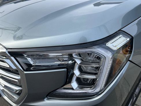 Used 2024 GMC Terrain SLT image 7