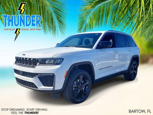 New 2026 Jeep Grand Cherokee Limited w/ Limited Altitude Package AWD/4WD image 2