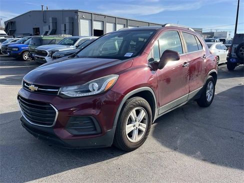 Used 2017 Chevrolet Trax LT w/ LT Convenience Package image 7