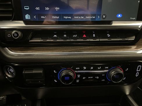 Used 2024 Chevrolet Silverado 1500 LT Trail Boss w/ Convenience Package II image 12