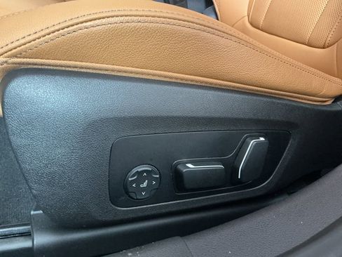 Certified 2025 BMW 330i Sedan w/ M Sport Package image 21