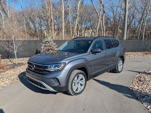 Used 2023 Volkswagen Atlas SE w/ Panoramic Sunroof Package image 1