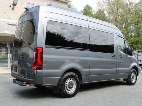 Used 2024 Mercedes-Benz Sprinter 2500 image 6