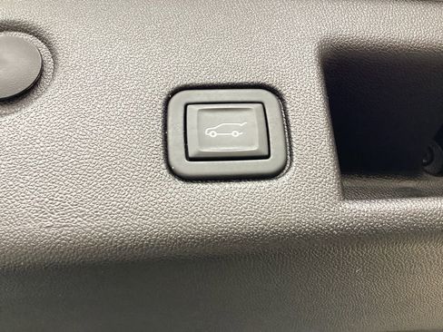 Used 2024 Chevrolet Equinox LT w/ LPO, Floor Liner Package FWD image 14