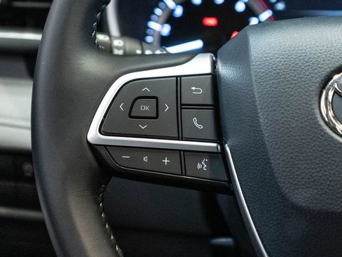 Certified 2026 Toyota Highlander XLE AWD/4WD image 18