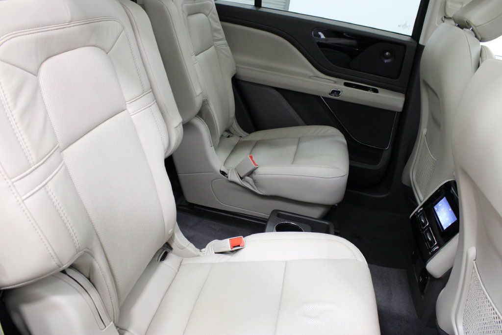 Used 2023 Lincoln Aviator Reserve w/ Elements Package Plus RWD image 23