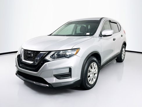 Used 2018 Nissan Rogue S FWD image 3