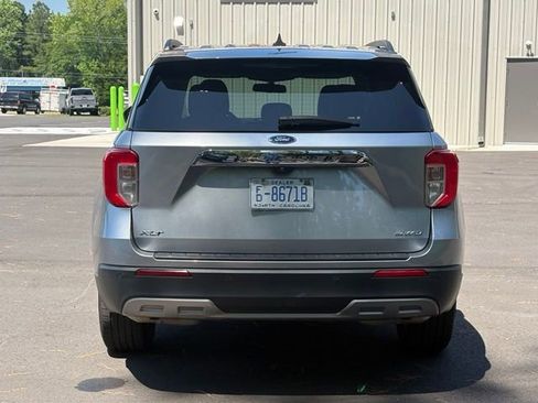 Used 2022 Ford Explorer XLT w/ Equipment Group 202A AWD/4WD image 4