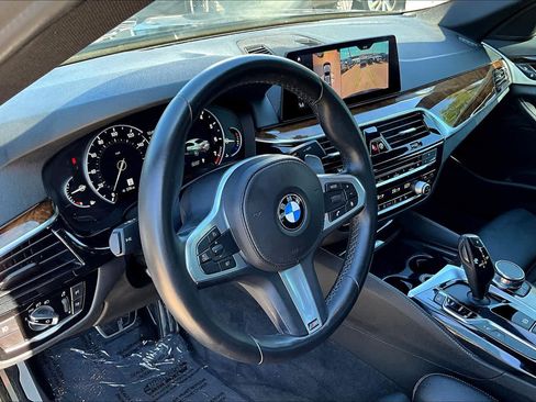 Used 2019 BMW 540i w/ M Sport Package RWD image 18