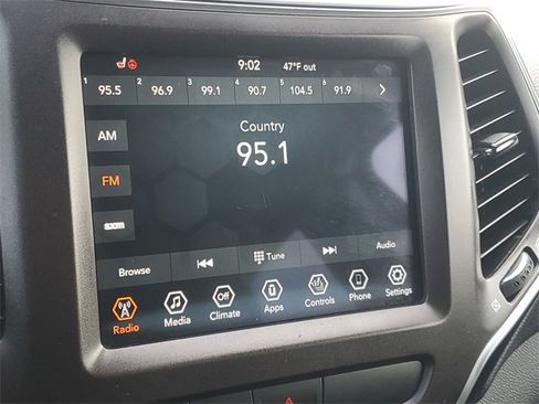 Used 2021 Jeep Cherokee Trailhawk w/ Comfort & Convenience Group image 26