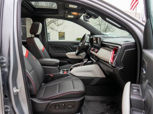 Used 2024 GMC Canyon AT4X image 10