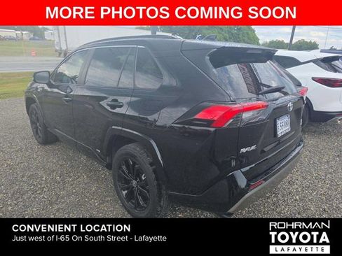 Used 2022 Toyota RAV4 SE w/ SE Grade Weather Package AWD/4WD image 2