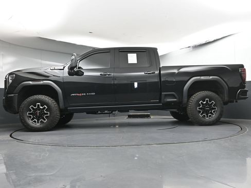 Used 2024 GMC Sierra 2500 AT4X AWD/4WD image 30