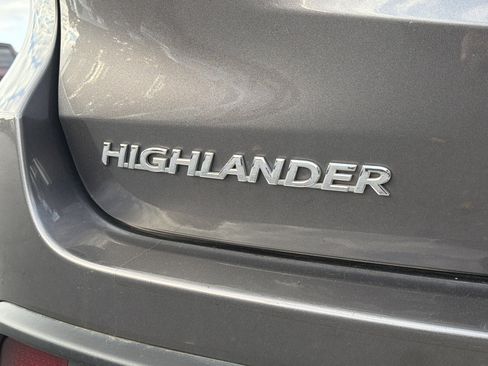 Used 2019 Toyota Highlander LE image 8