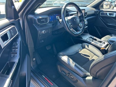 Used 2022 Ford Explorer ST image 5