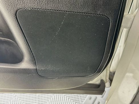 Used 2019 Toyota Highlander XLE AWD/4WD image 27
