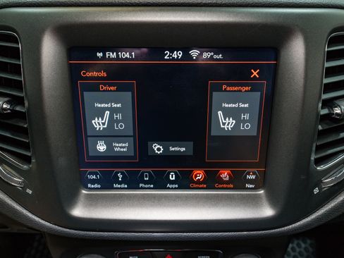 Used 2019 Jeep Compass Trailhawk w/ Cold Weather Group image 19