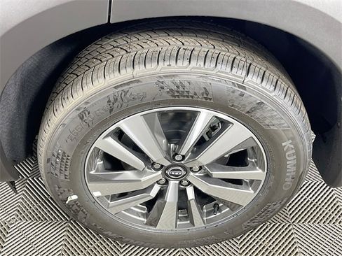 New 2025 Nissan Pathfinder SL image 21