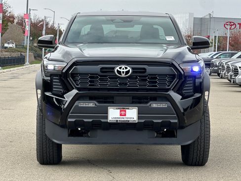 New 2025 Toyota Tacoma TRD Off-Road image 8
