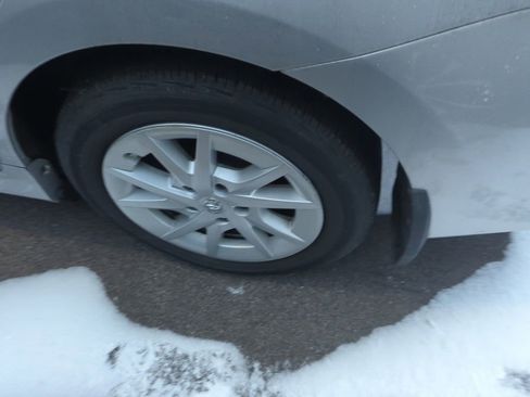 Used 2013 Toyota Prius V Three image 5