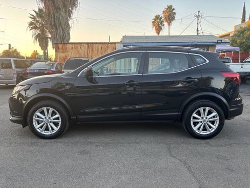 Used 2018 Nissan Rogue Sport SV image 10