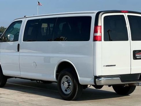 Used 2017 Chevrolet Express 2500 LT w/ LT Preferred Equipment Group image 9