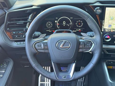 Used 2025 Lexus TX 500h AWD w/ Technology Package image 20