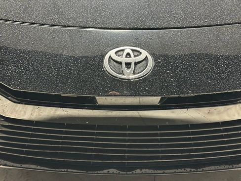 Used 2025 Toyota Camry LE w/ Convenience Package image 29