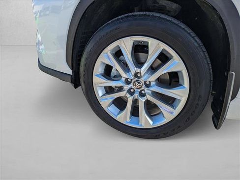 Used 2021 Toyota Highlander Limited image 26