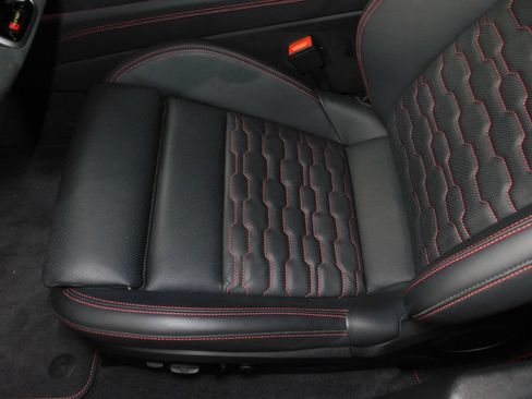 Used 2022 Audi RS e-tron GT AWD/4WD image 33