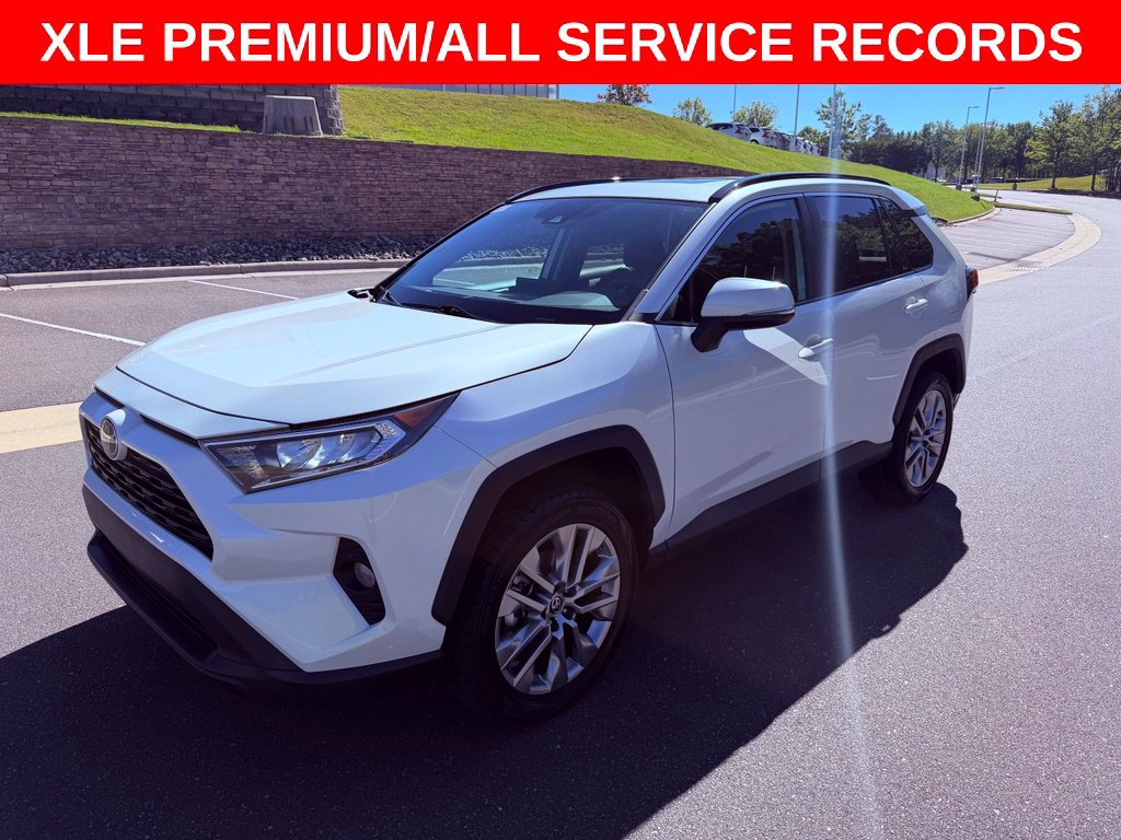 Used 2021 Toyota RAV4 XLE Premium FWD image 3
