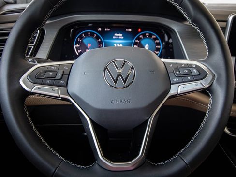 New 2026 Volkswagen Atlas Cross Sport SE FWD image 36