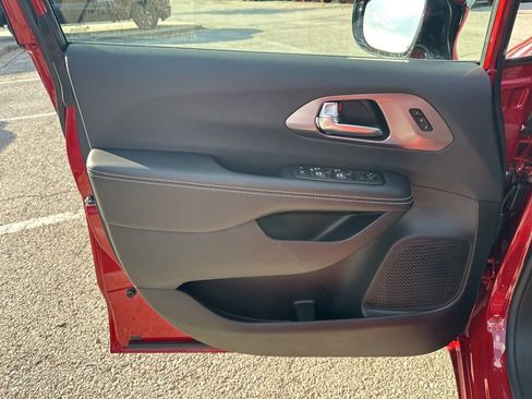 New 2026 Chrysler Pacifica Select image 58