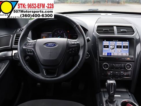 Used 2018 Ford Explorer XLT w/ Equipment Group 202A AWD/4WD image 21