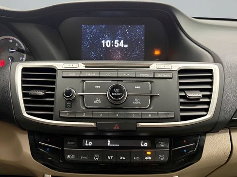 Used 2017 Honda Accord LX image 23