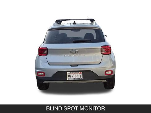 Used 2021 Hyundai Venue SEL FWD image 8